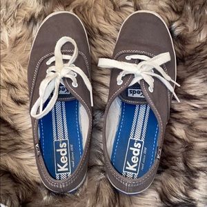 gray keds